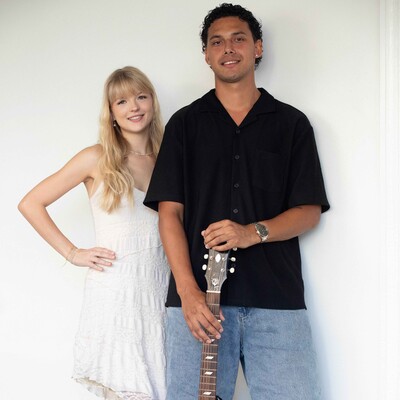 Abi Muir, singer in Cairns, photo 2