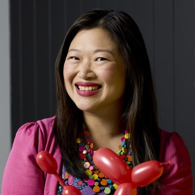 Giggly Wiggly Balloons, balloon twister in Canberra, photo 2