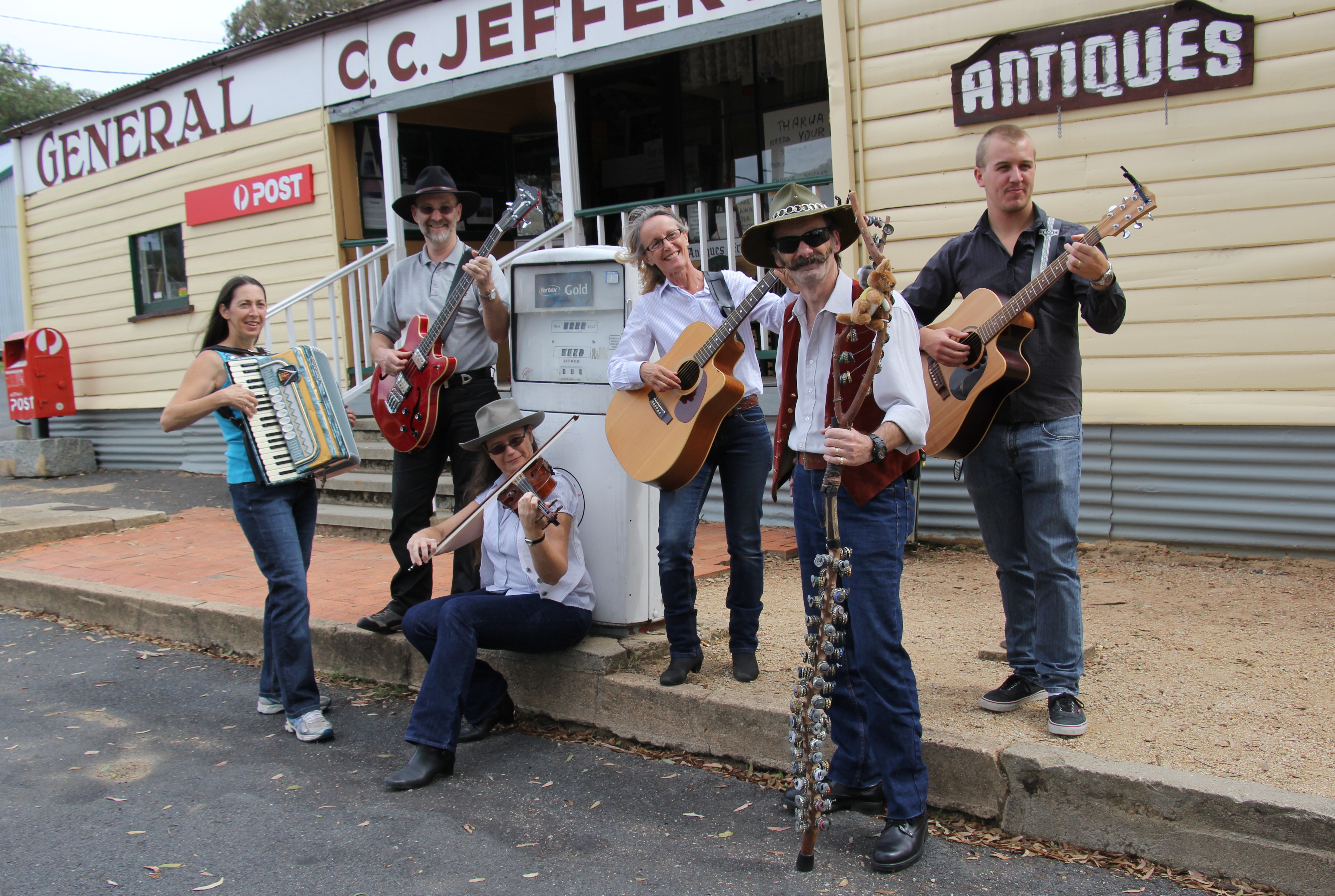 McQuoids Offering Bushband, bush band in Canberra