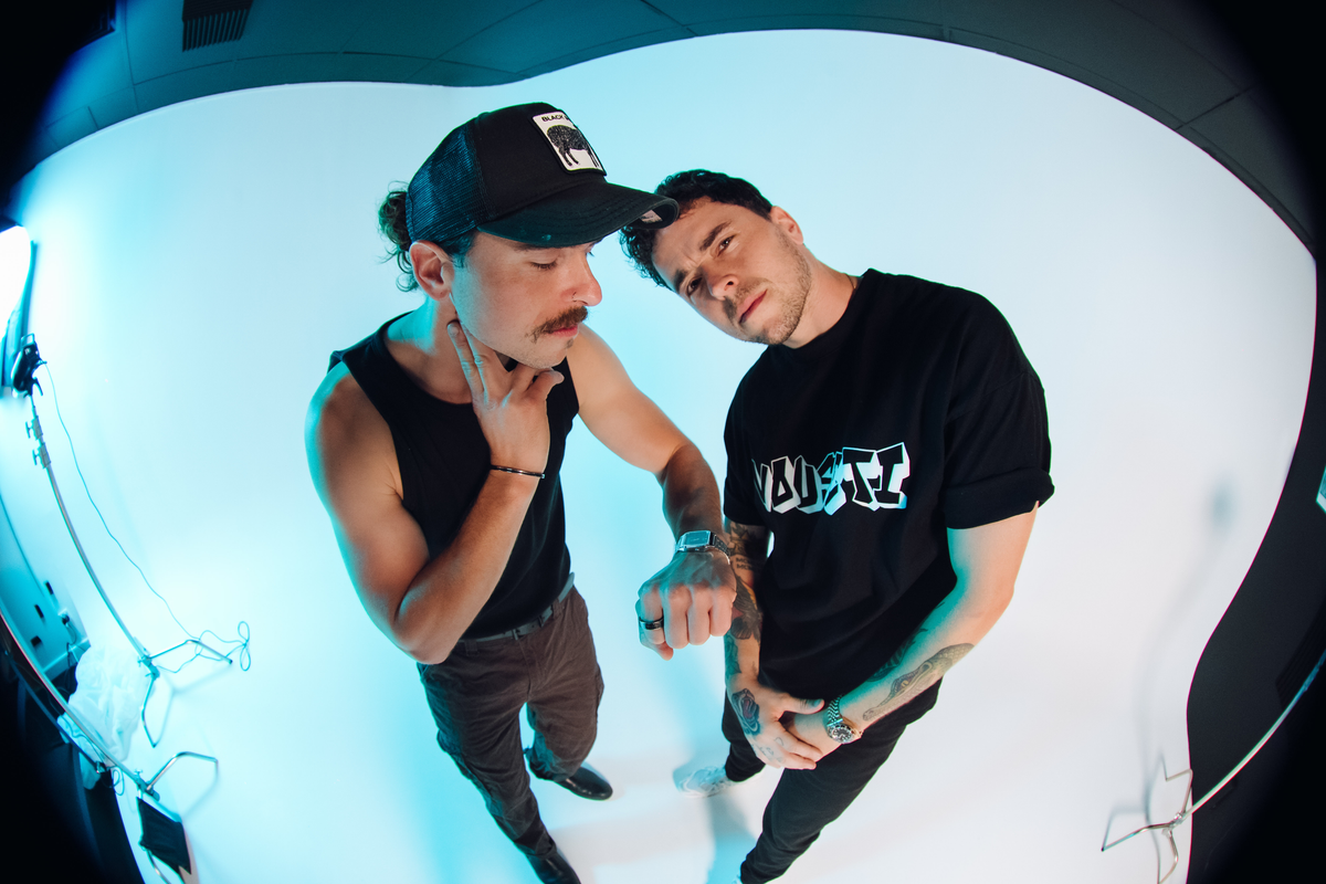 SEEING DOUBLE, dj in Cargo