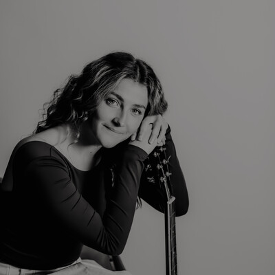 Jess Minda, singer-songwriter in Central Coast Council, photo 2