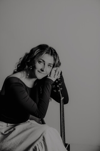 Jess Minda, singer-songwriter in Central Coast Council, photo 3