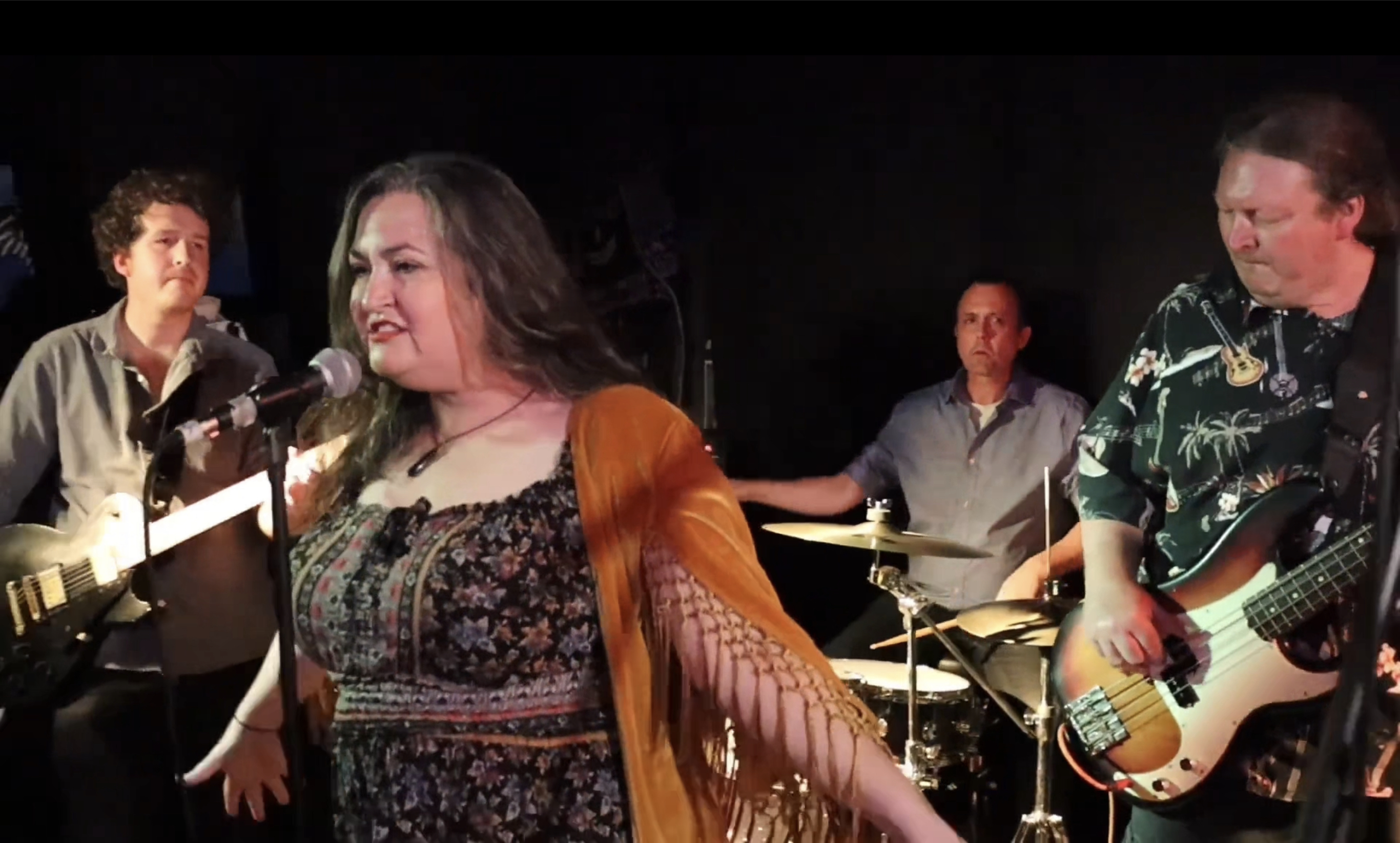 Telita Lee & The Huskies, cover band in Central Coast