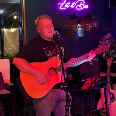 Conor Sneddon, singer-songwriter in Clyde North, photo 2