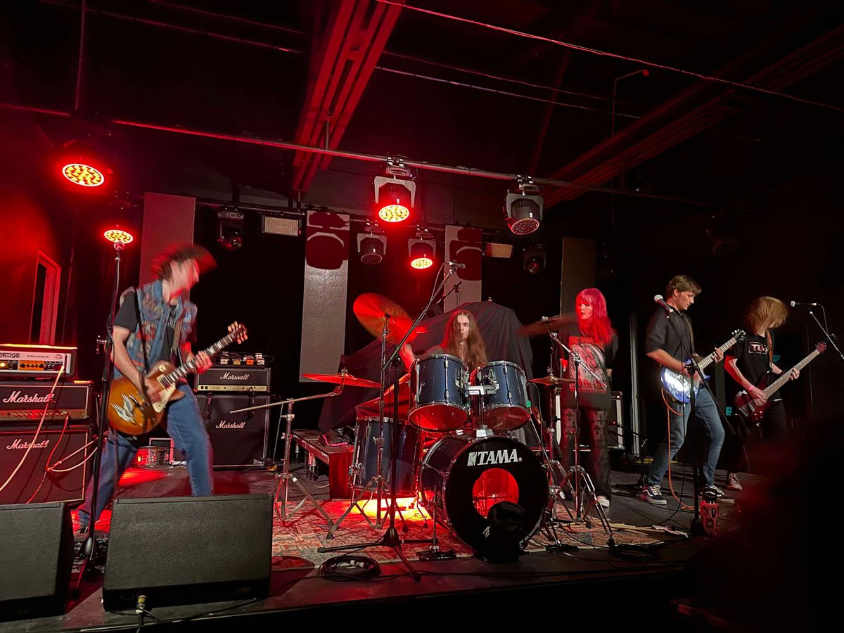 GLEEZUS, cover band