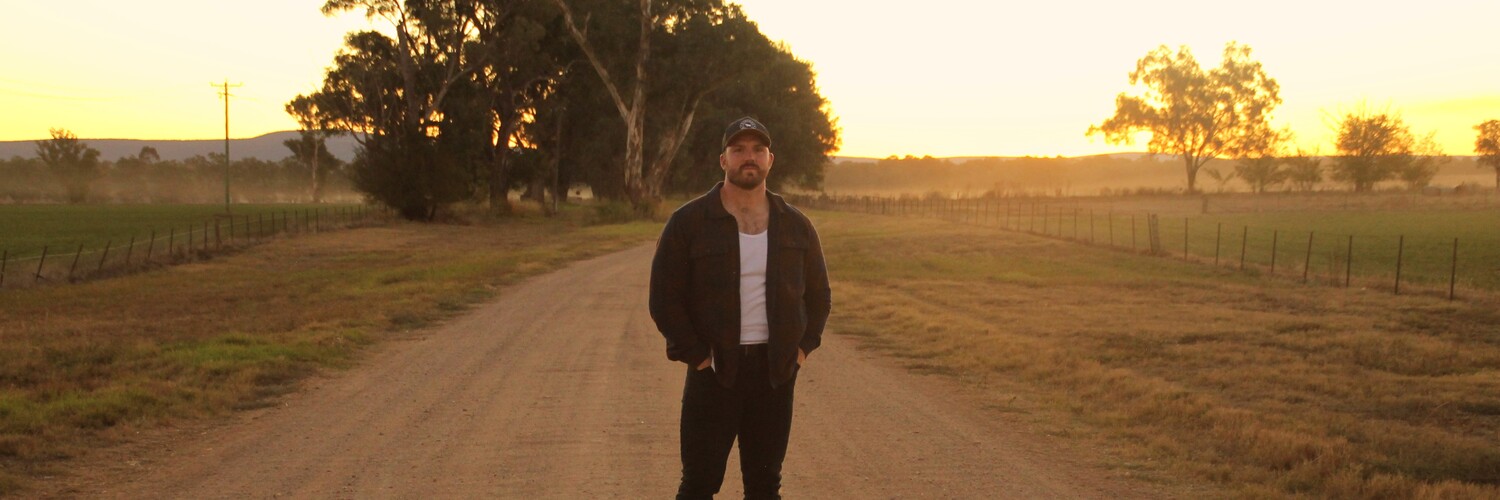 Dom Lenarduzzi, singer in Cowra, photo 3