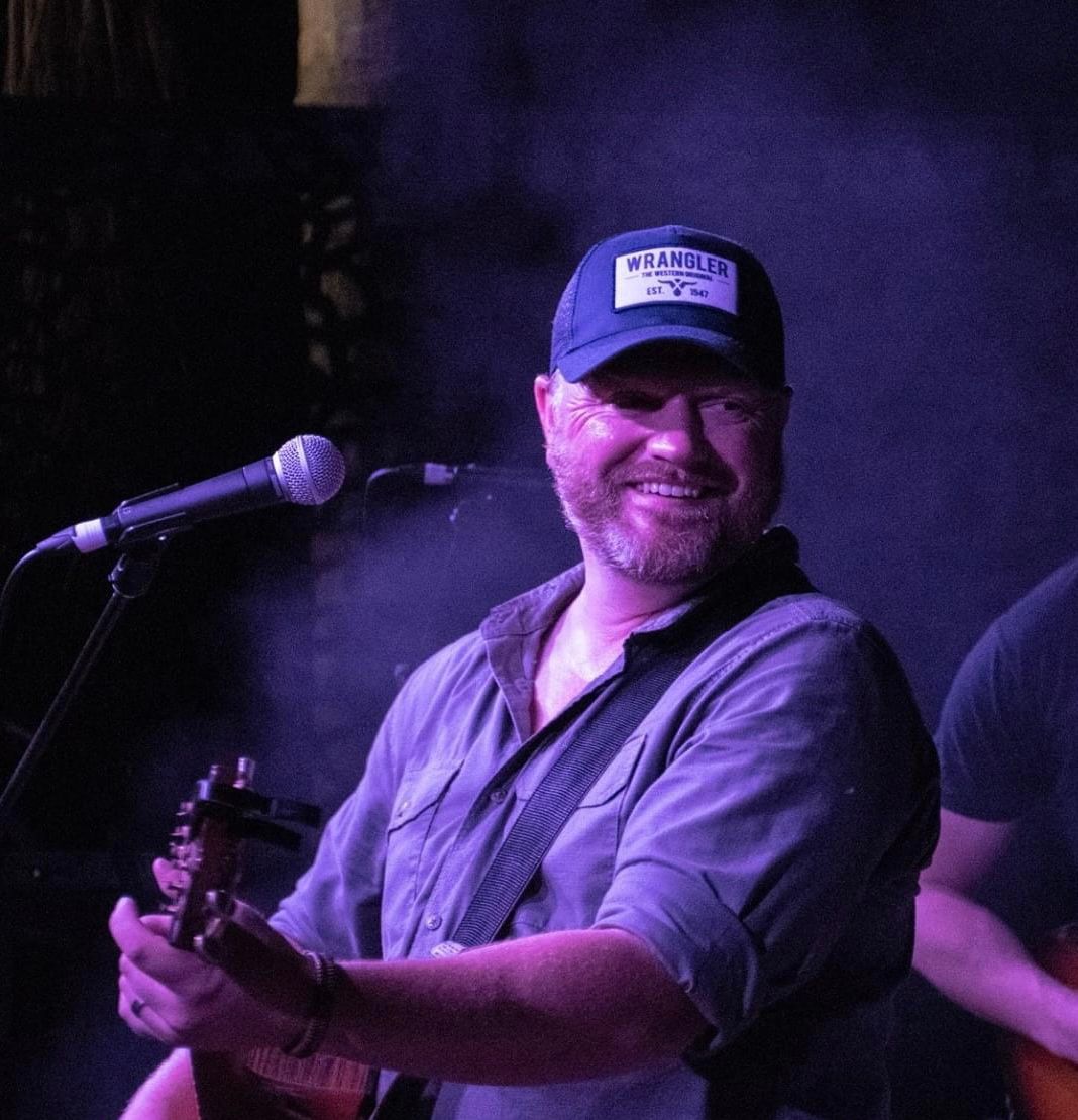 Mark Usher/The Captain/Hurricane, cover band in Darwin