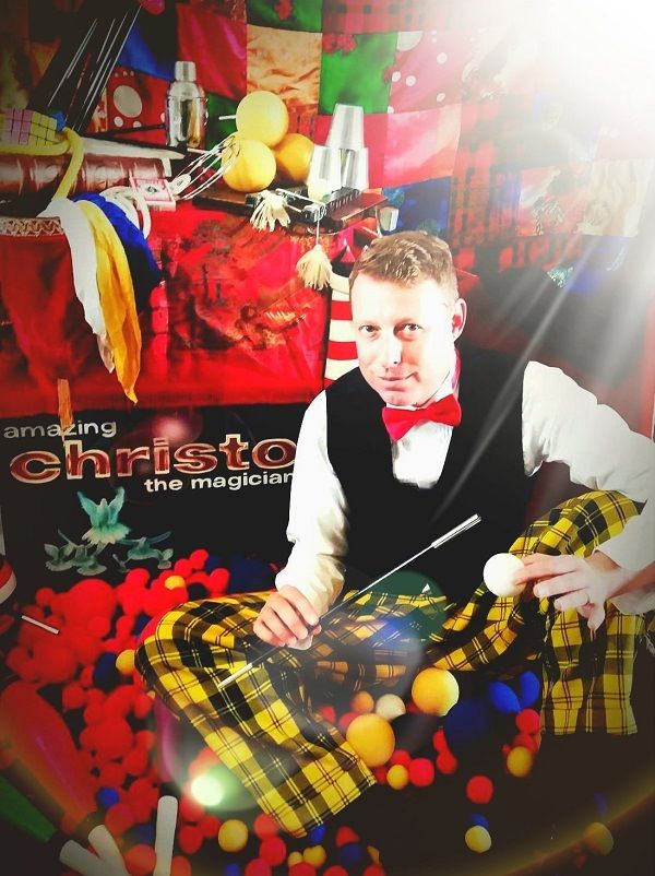 Amazing Christo, magician in Darwin