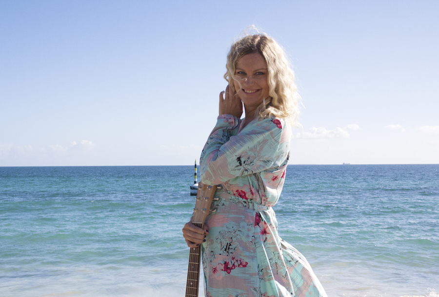 Deb Stitt, singer-songwriter in Perth, photo 3