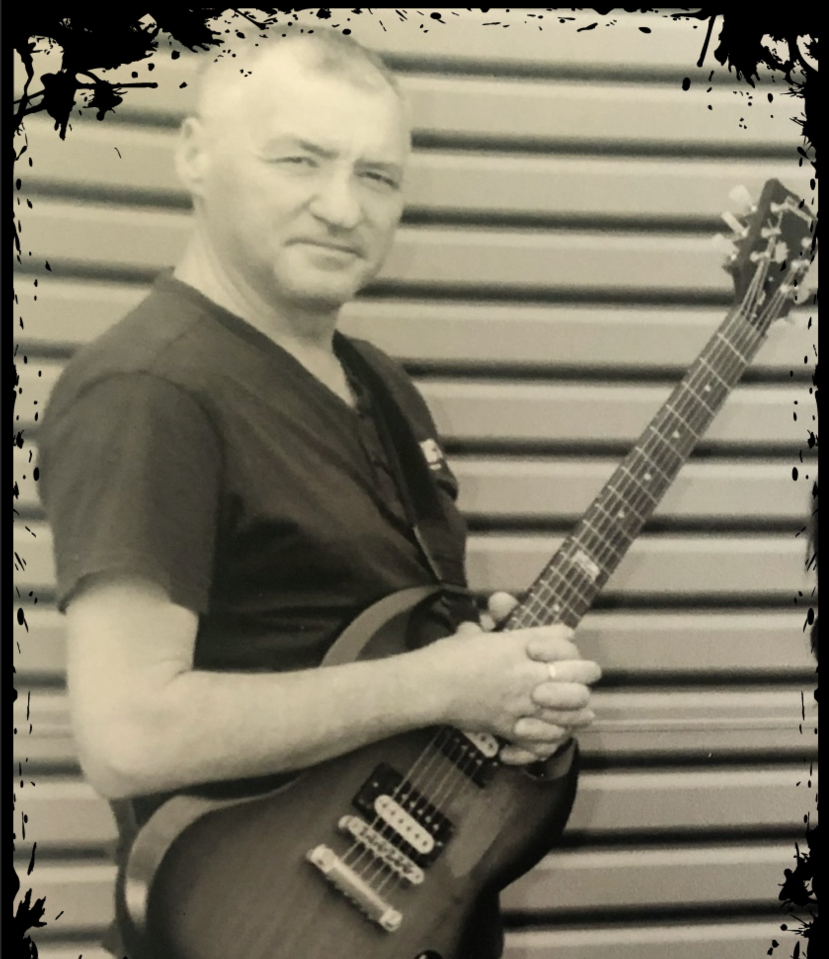 Crash Entertainment, singer in Dubbo