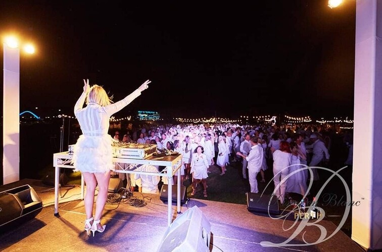 DJ Sian, live in Dunsborough, photo 3