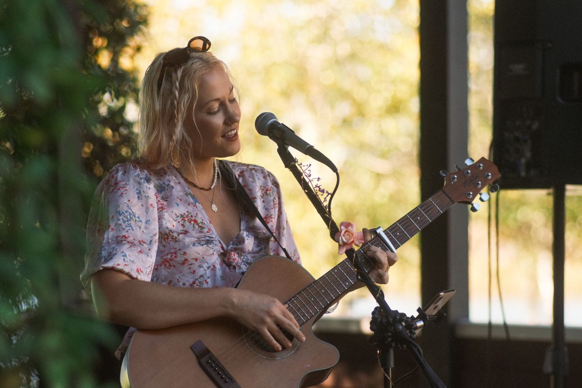 Virginia Paris, singer-songwriter in Dunsborough
