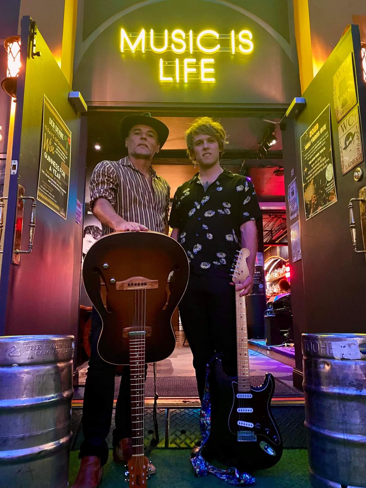 Mescalito Blues, musical duo