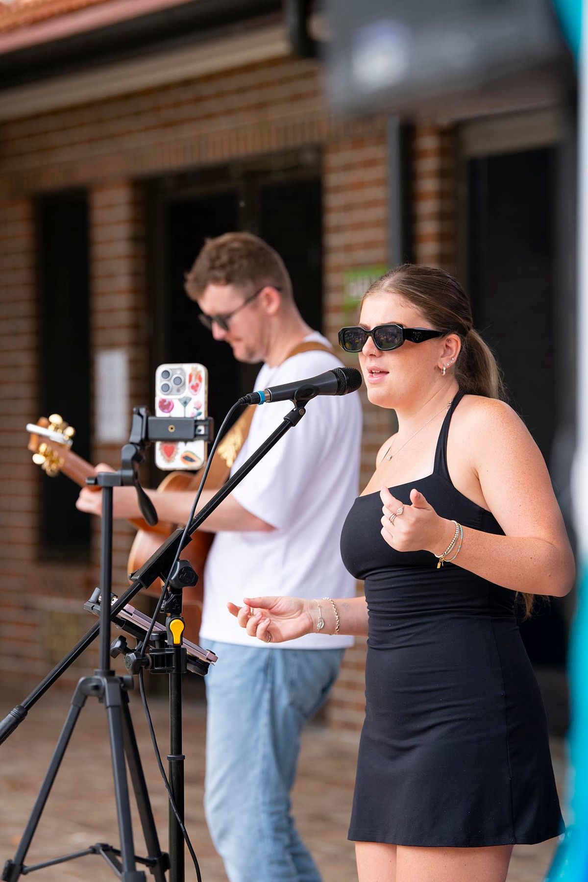 The Electric Avenue, musical duo
