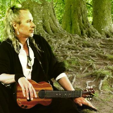 Paul Robert Burton, singer-songwriter in Erina