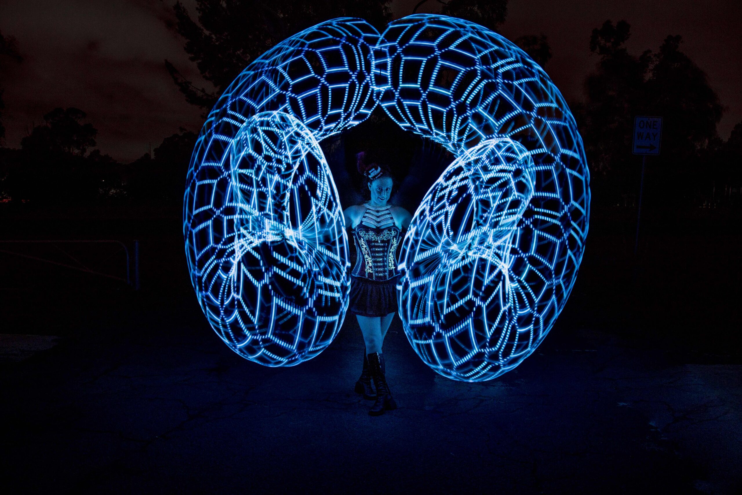 Eve Everard, circus act in Perth, photo 2