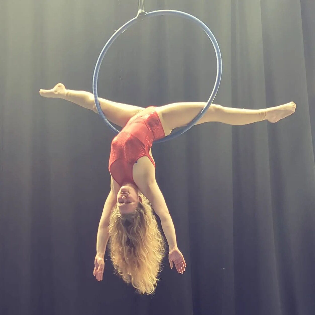 Bethany Saunders, circus act in Fremantle