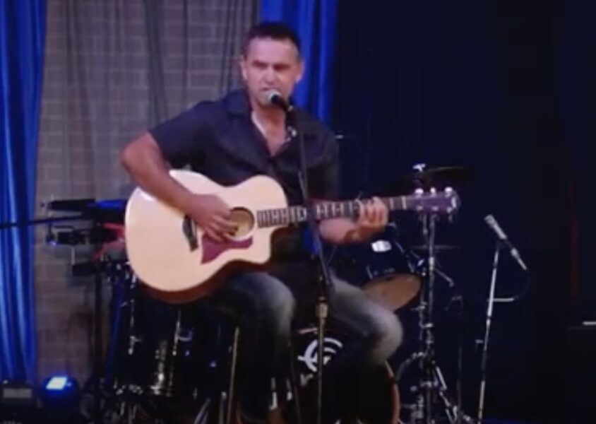 Gary Daglish Solo, singer in Perth, photo 3