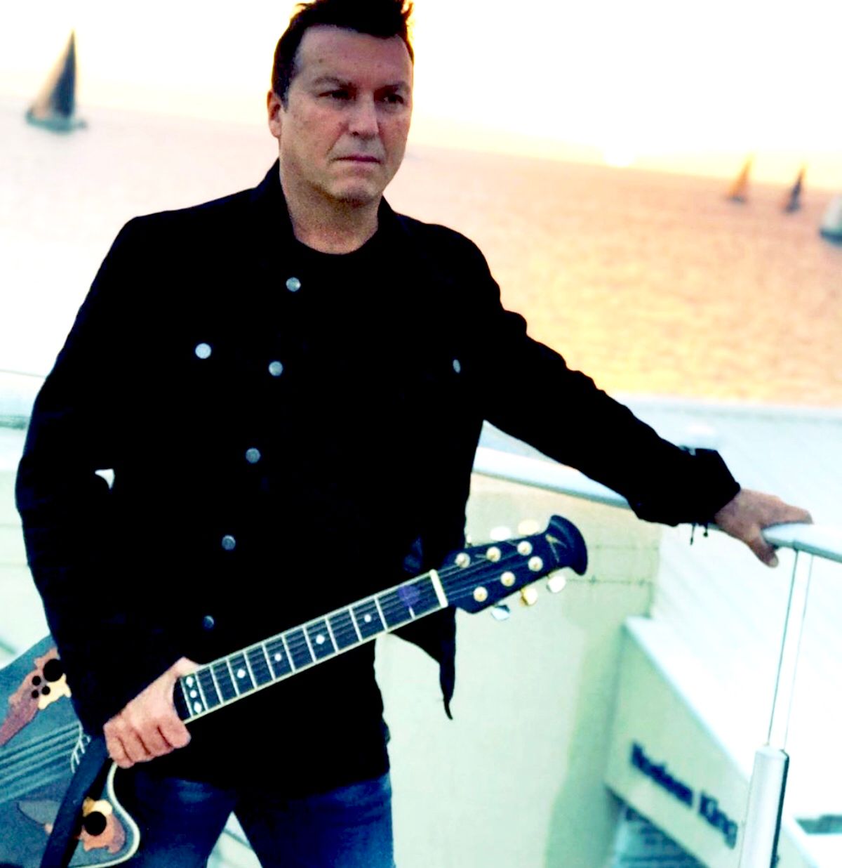 Gary Eastwood, singer