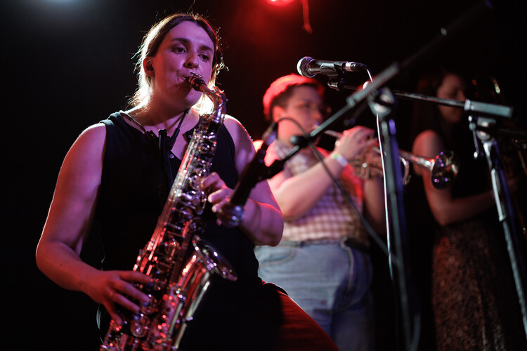 Stage Door, cover band in Geelong, photo 3