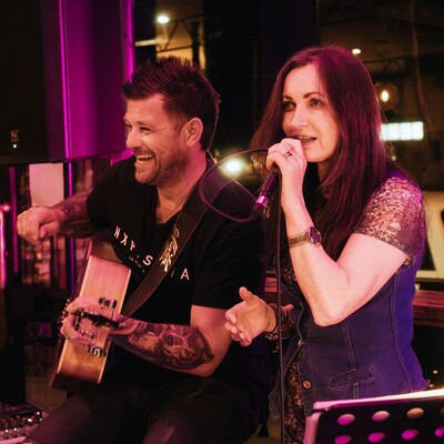 Chrissy & Mick, musical duo in Geelong, photo 2