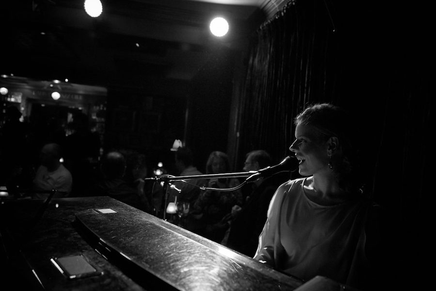 Georgie Aué, pianist and singer solo in Perth, photo 2