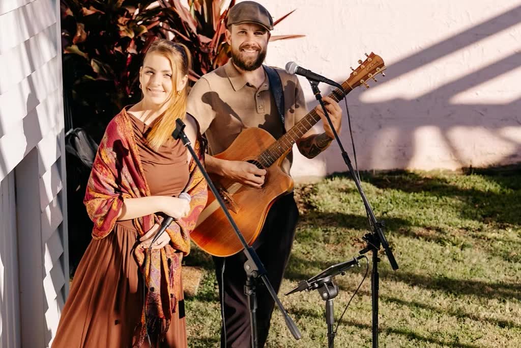 Brad & Brodie, acoustic guitar and singer duo in Gladstone