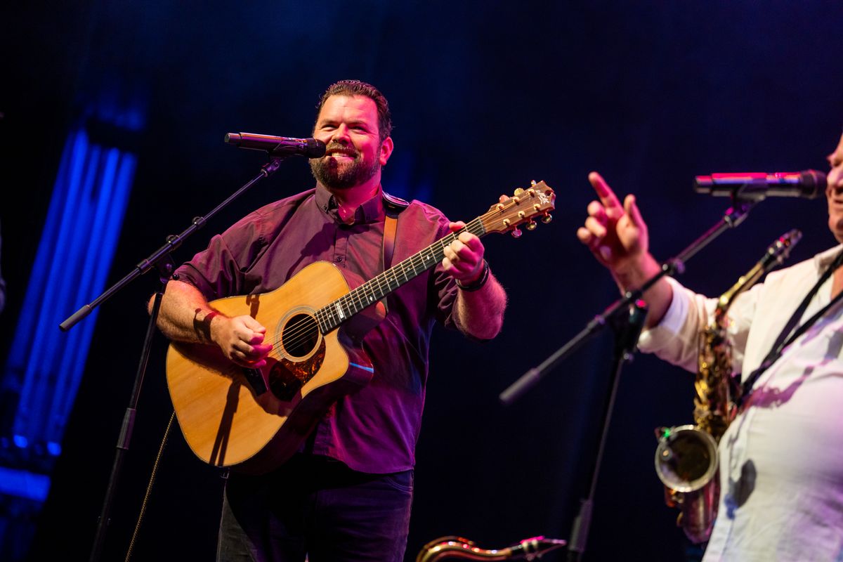 BJL Entertainment, singer-songwriter in Gladstone