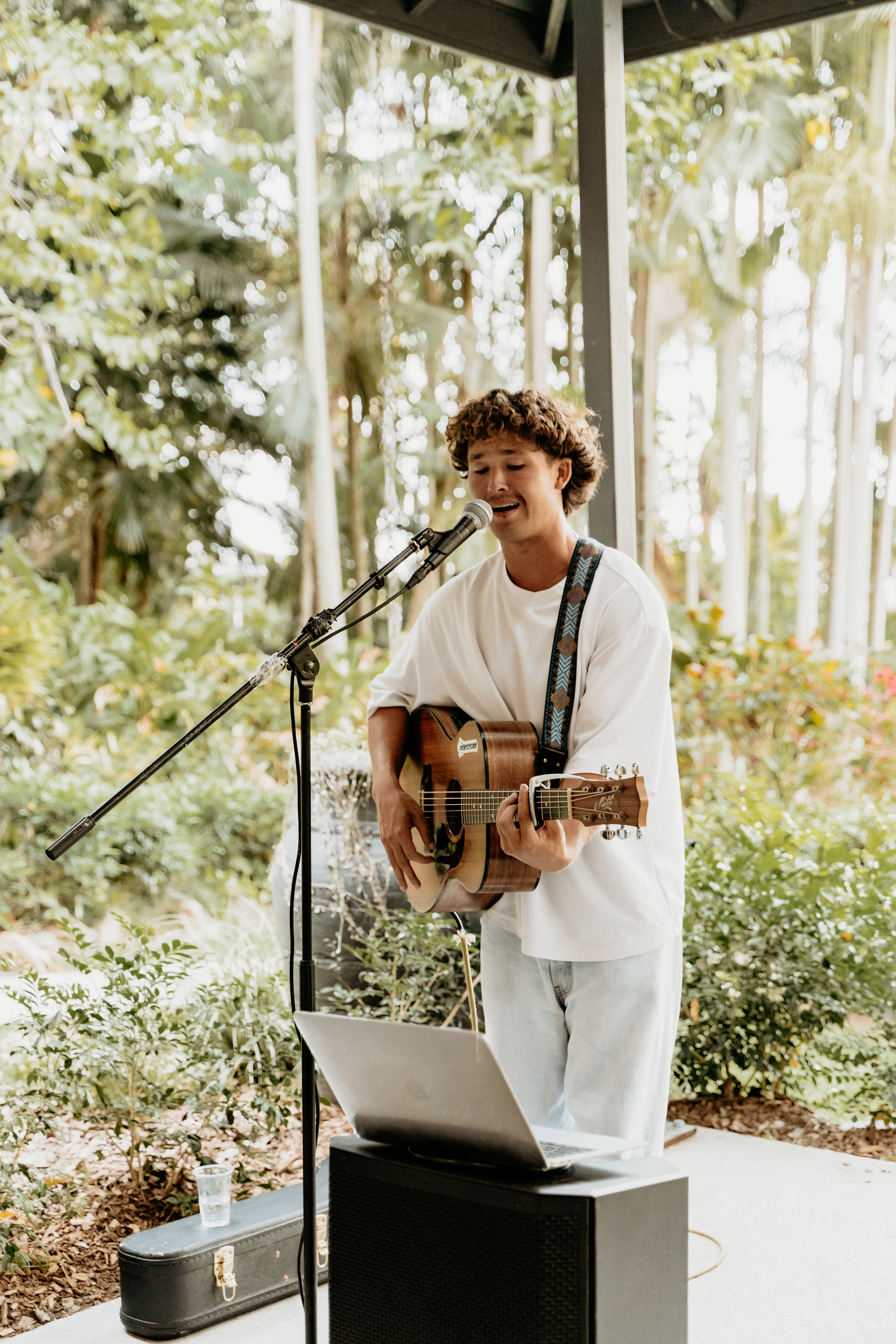 Huddy Faulkner, singer in Gold Coast