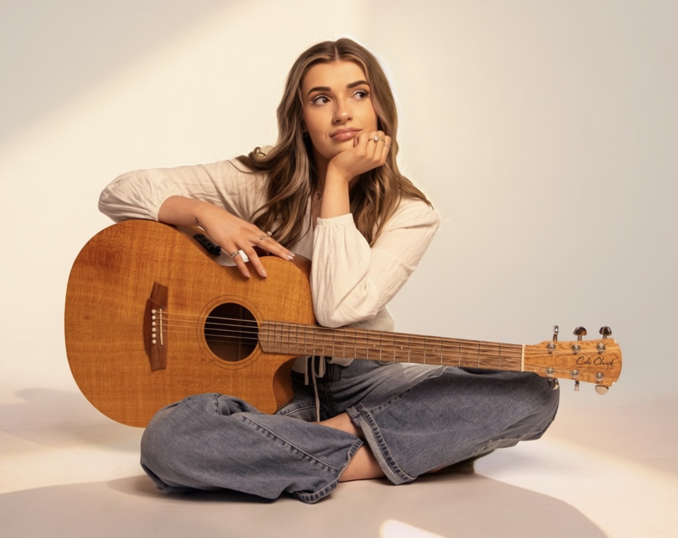 Liv Heyer, singer-songwriter in Gold Coast