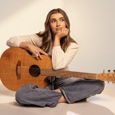 Liv Heyer, singer-songwriter in Gold Coast, photo 2