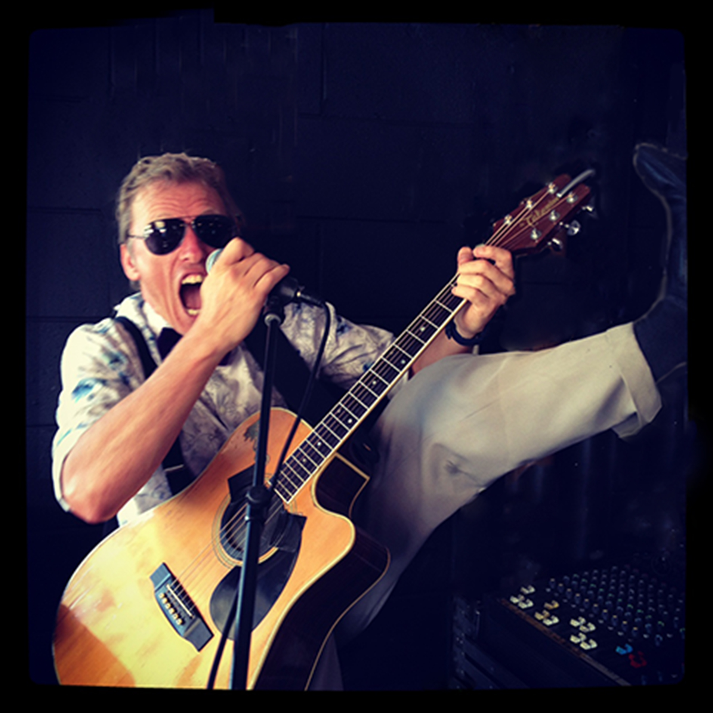 Nick Waters, singer in Gold Coast