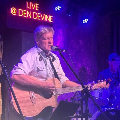 Rob Saunders, singer in Gold Coast, photo 2