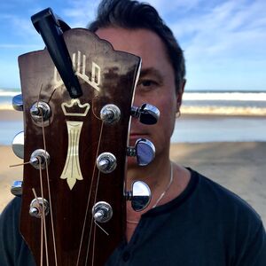 Val Gray, singer-songwriter in Gold Coast, photo 2