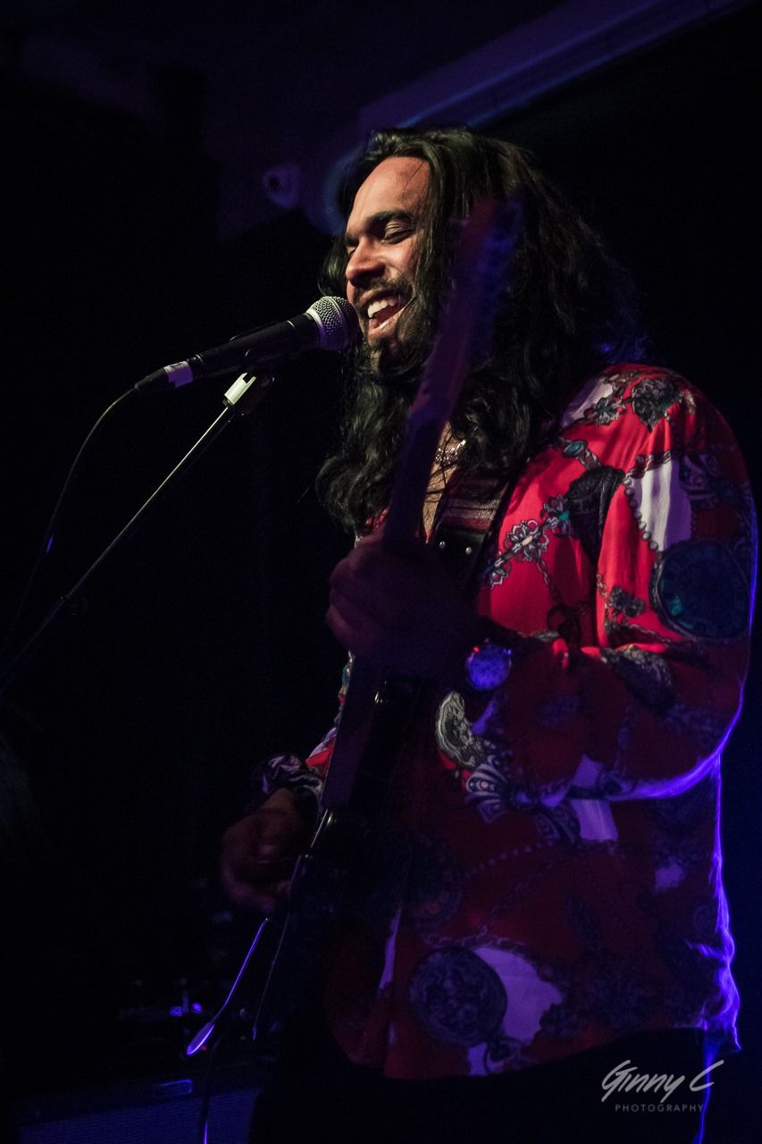 Brendon Thomas, singer-songwriter in Gold Coast
