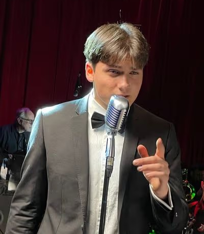 Charlie Mitchell, singer-songwriter in Gold Coast