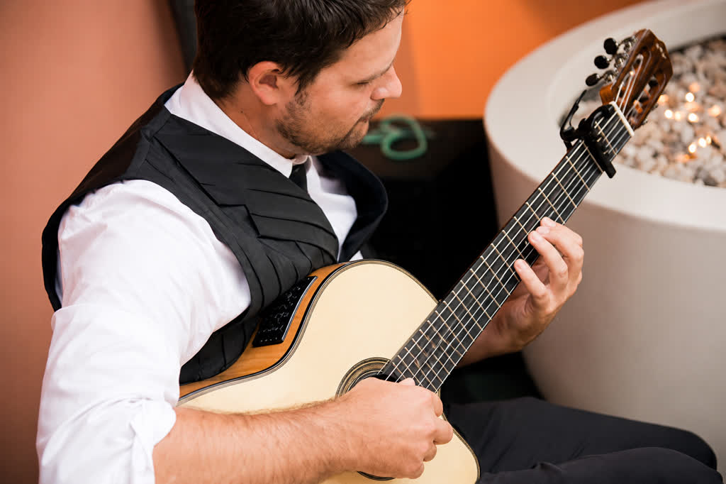 Matt Currie, classical guitarist in Gold Coast, photo 2