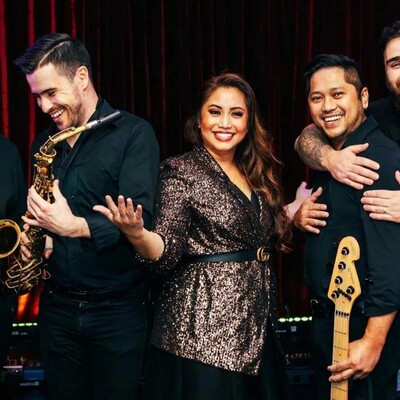 Stephanie Lazaro - The Diva Song Book, cover band in Gold Coast, photo 2