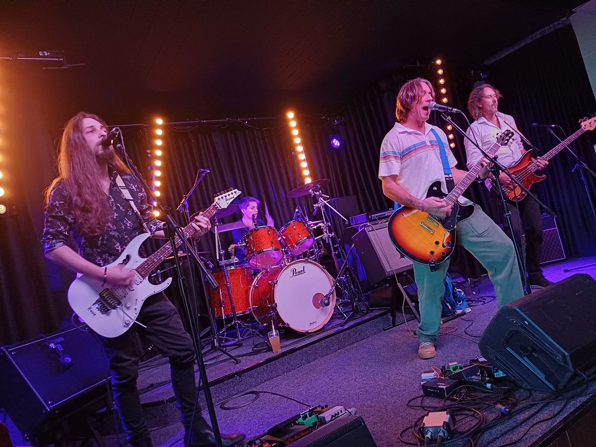 Commonside, cover band in Gold Coast