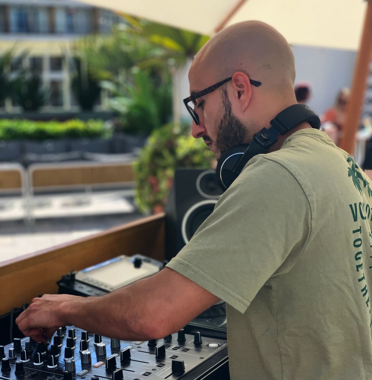 DJ Ez, live in Gold Coast