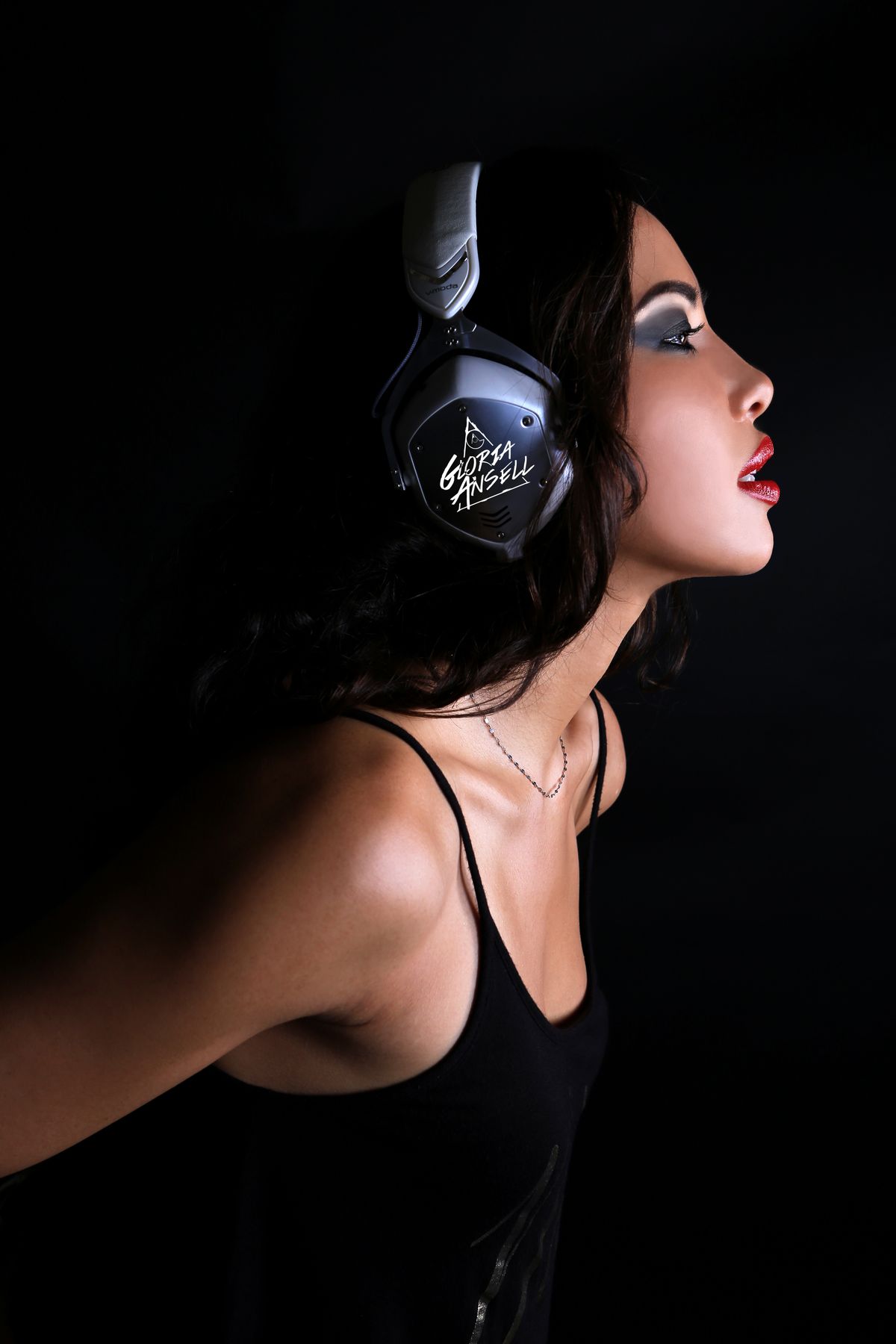 Gloria Ansell, dj in Gold Coast