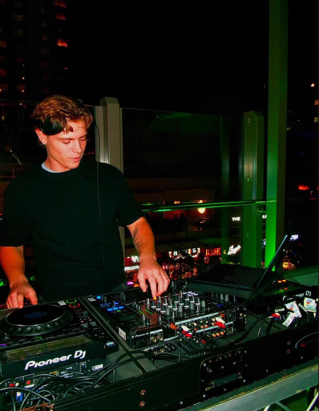 Harrison, dj in Gold Coast