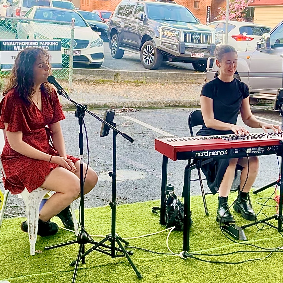 Sarah & Aleese, musical duo in Gold Coast