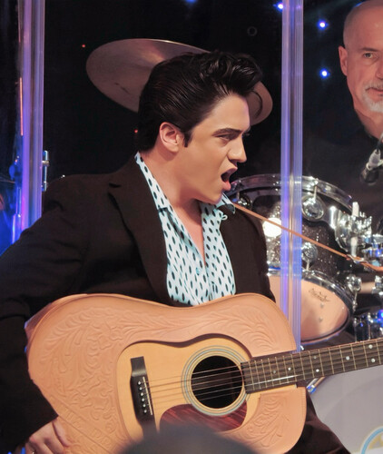 Elvis Roberts, singing impersonator in Gold Coast, photo 3
