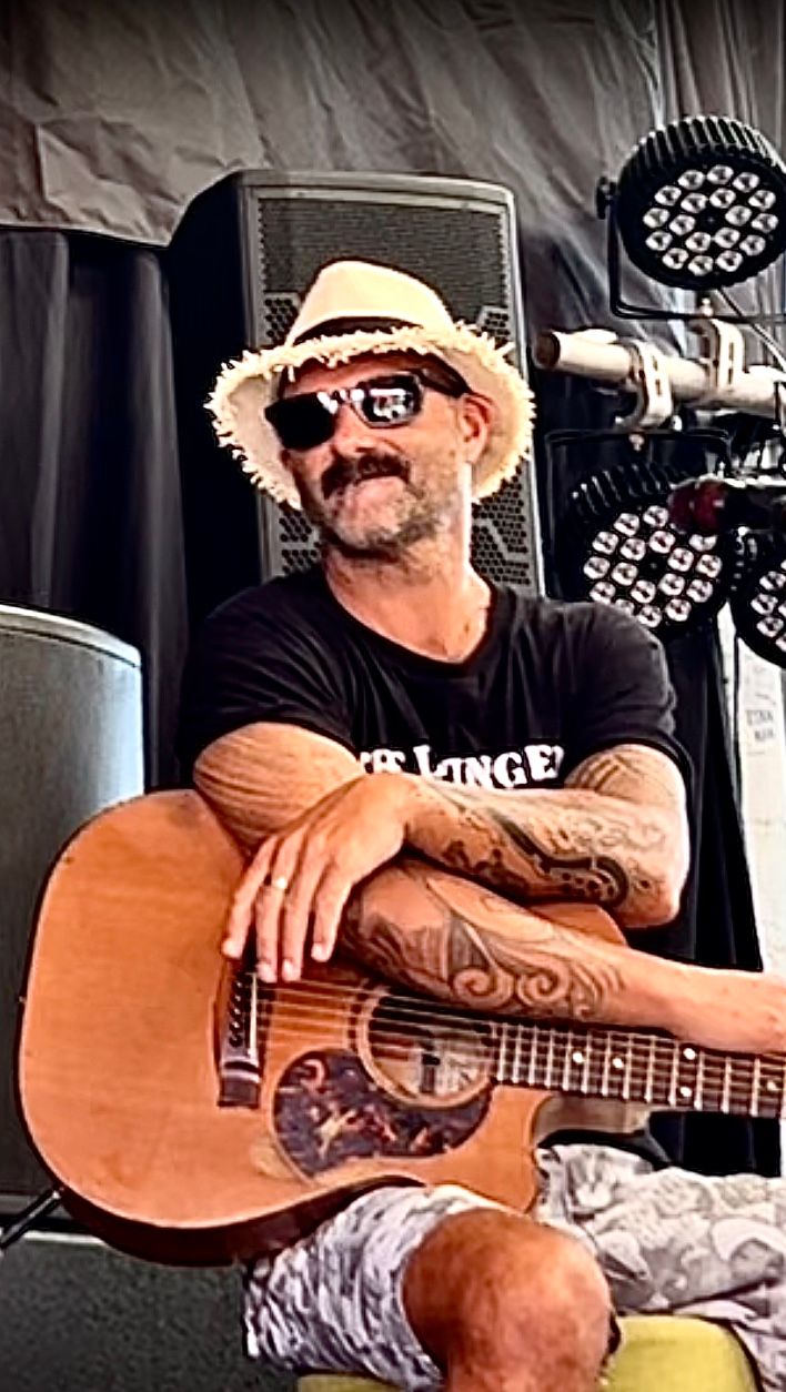 Greg Wall, singer in Gold Coast
