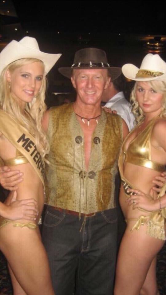 Crocodile Dundee, impersonator in Gold Coast
