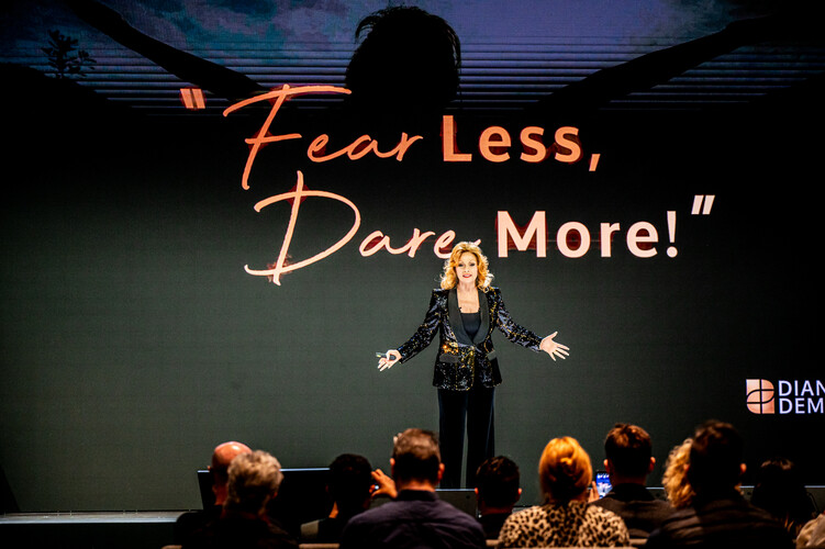 Diane, business speaker in Gold Coast, photo 3