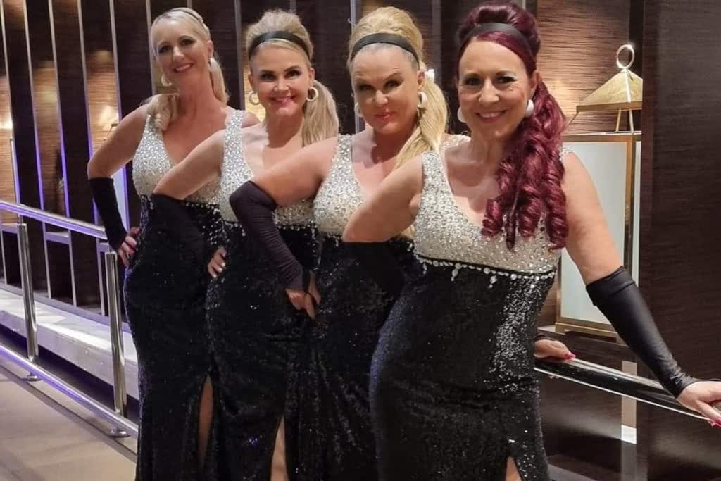 The Beehives, motown-inspired girl group in Gold Coast, photo 2