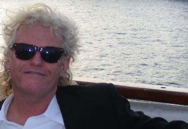 Vic Pascoe, musical soloist in Gold Coast