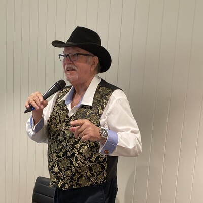 Singer Of Songs, live in Gold Coast, photo 2